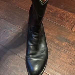 Sleek Black Leather Men's Western Boots